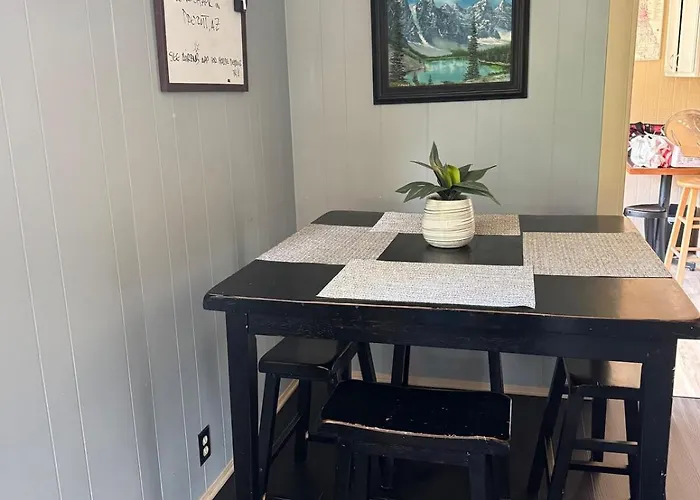 Holiday home Cozy Pines In - 3bd 2ba